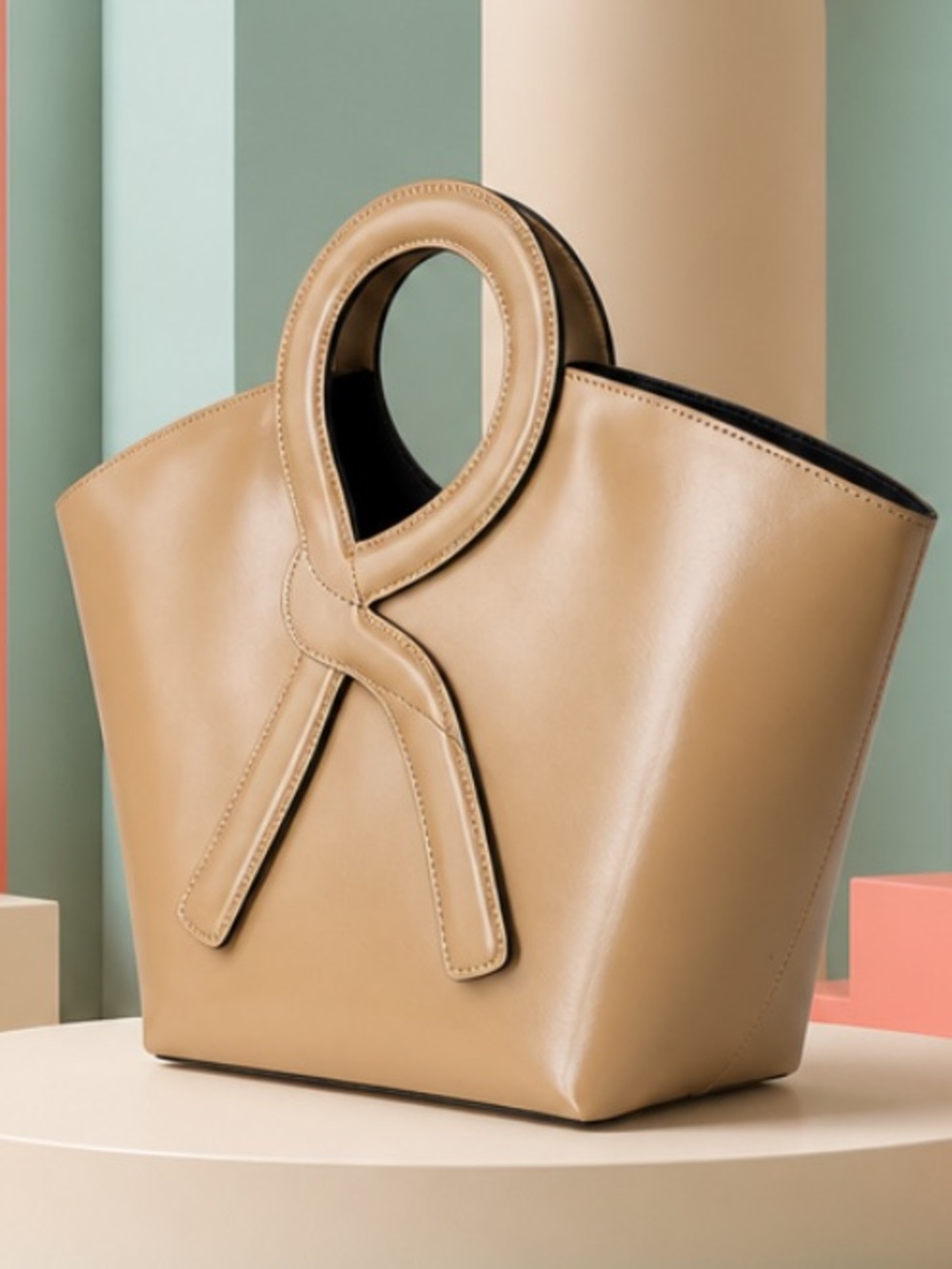✋🛑Price Drop ✋🛑Authentic Roberta  Di Camerino Beige Tote Handbag.